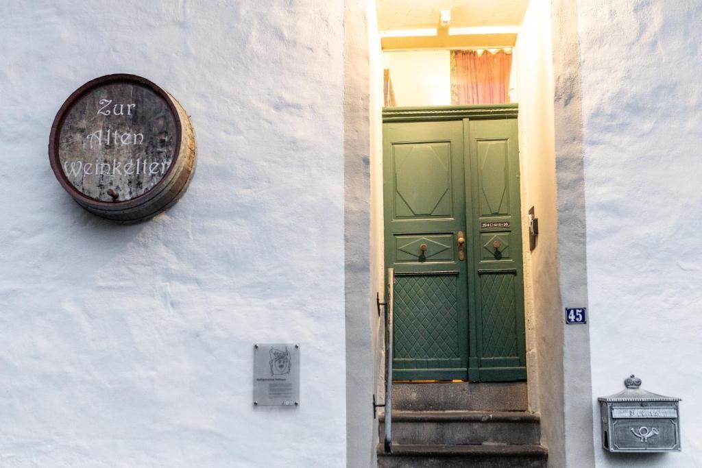Zur Alten Weinkelter - Bezauberndes Fachwerkhaus Aus Der Spaetgotik Von 1451 - Top Lage Fuer Aktivitaeten - Fahrradkeller Ellenz-Poltersdorf Bagian luar foto