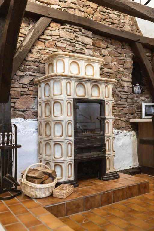 Zur Alten Weinkelter - Bezauberndes Fachwerkhaus Aus Der Spaetgotik Von 1451 - Top Lage Fuer Aktivitaeten - Fahrradkeller Ellenz-Poltersdorf Bagian luar foto
